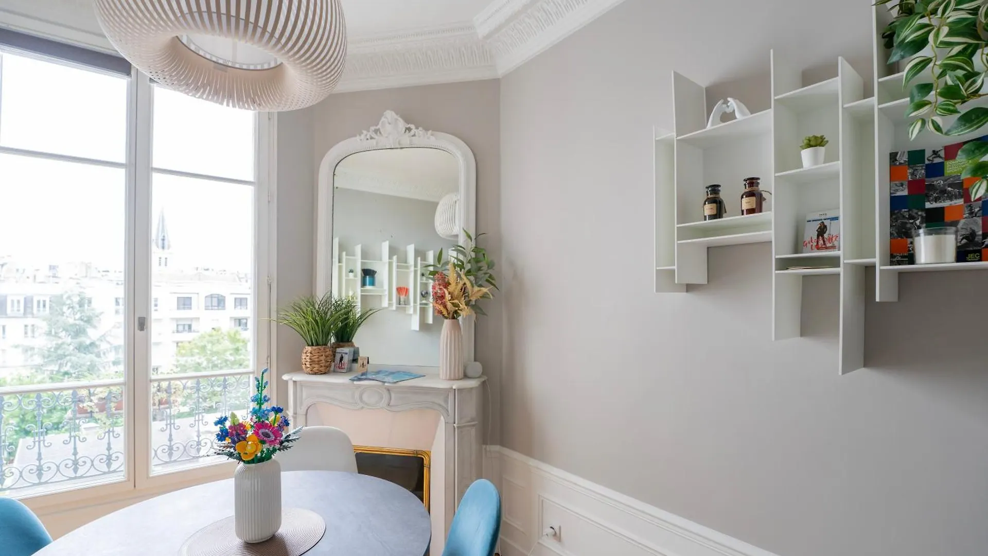 Luxury And Comfort In The Heart Of Apartment *