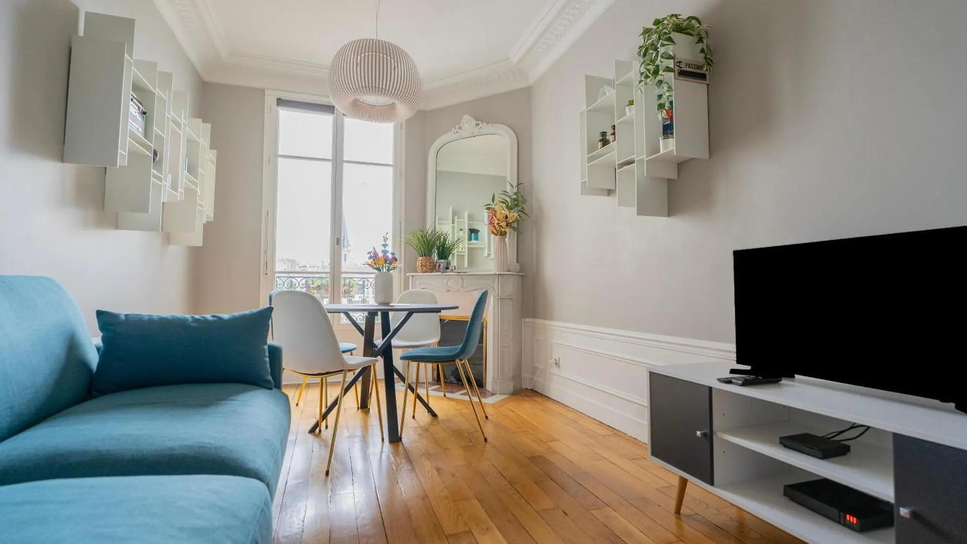 Apartment Luxury And Comfort In The Heart Of Paris