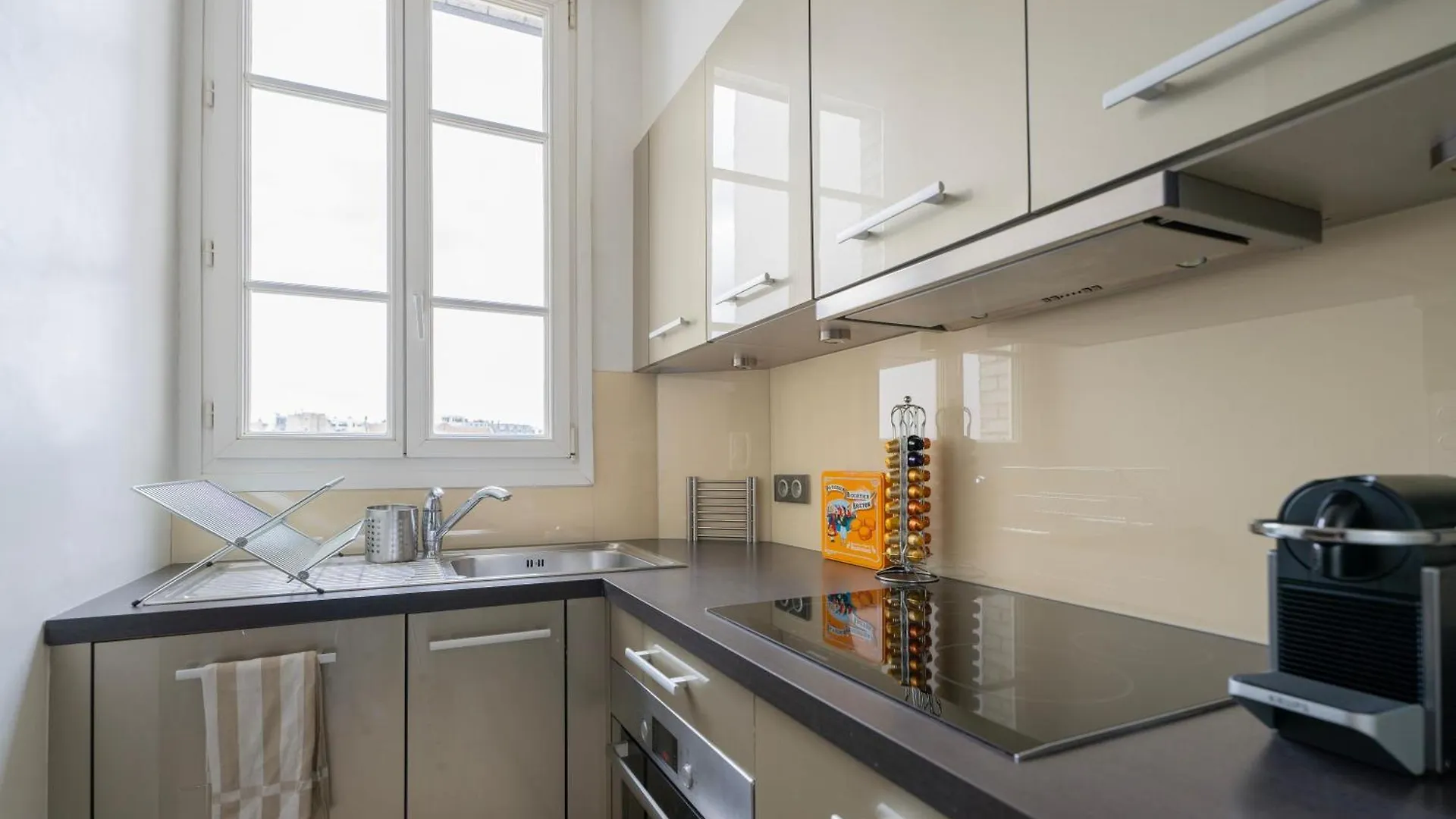 Luxury And Comfort In The Heart Of Apartment Paris
