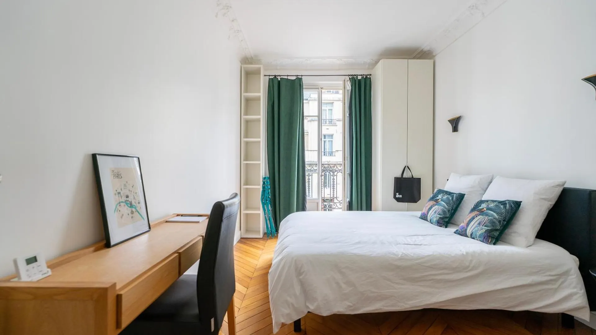 Luxury And Comfort In The Heart Of Apartment Paris